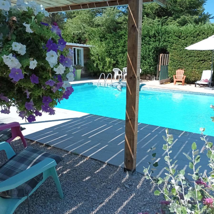 Chalet Banane Devant Piscine, A 6Km Du Festival De Piano De La Roque D'Antheron Rognes Екстериор снимка